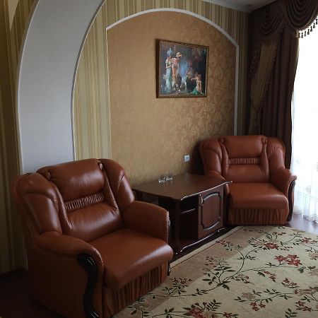 Hotel Oktan Kryve Ozero Ngoại thất bức ảnh