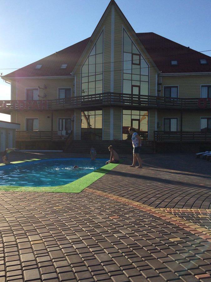 Hotel Oktan Kryve Ozero Ngoại thất bức ảnh