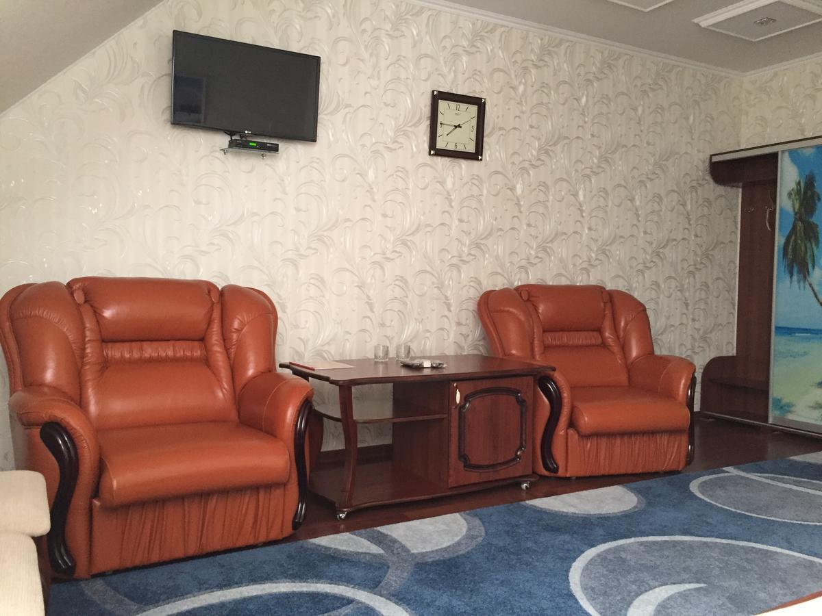 Hotel Oktan Kryve Ozero Ngoại thất bức ảnh