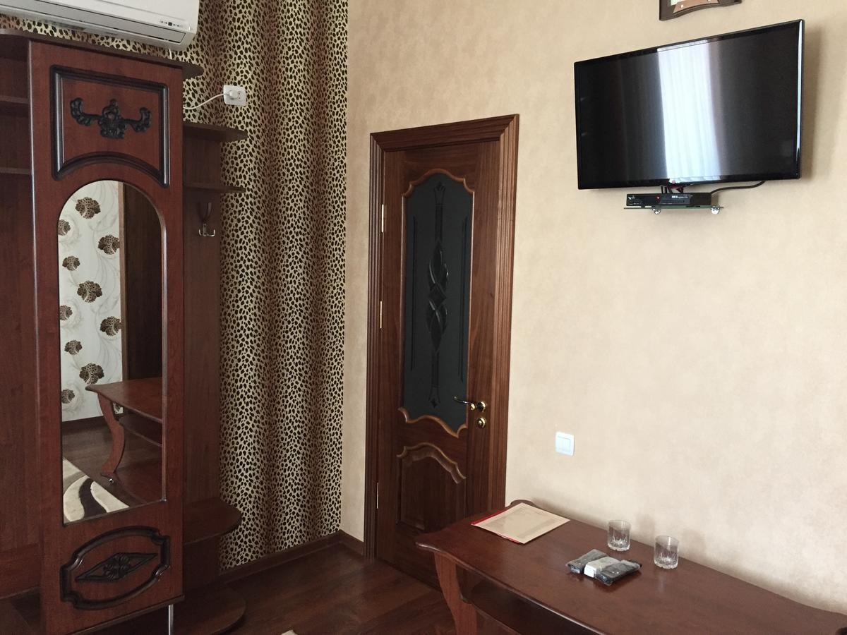 Hotel Oktan Kryve Ozero Ngoại thất bức ảnh